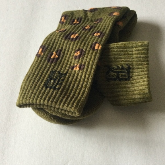 R13 LEOPARD JACQUARD PRINT CREW SOCKS OLIVE OS NWOT - Picture 7 of 8